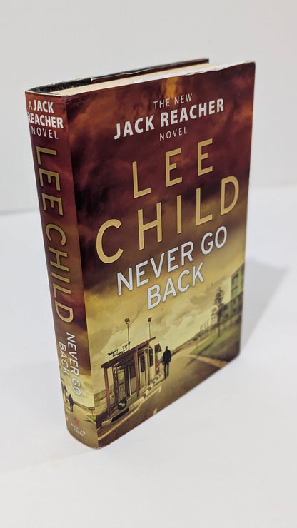 Never Go Back (Jack Reacher 18) - Chapter Two