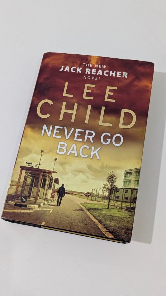 Never Go Back (Jack Reacher 18) - Chapter Two